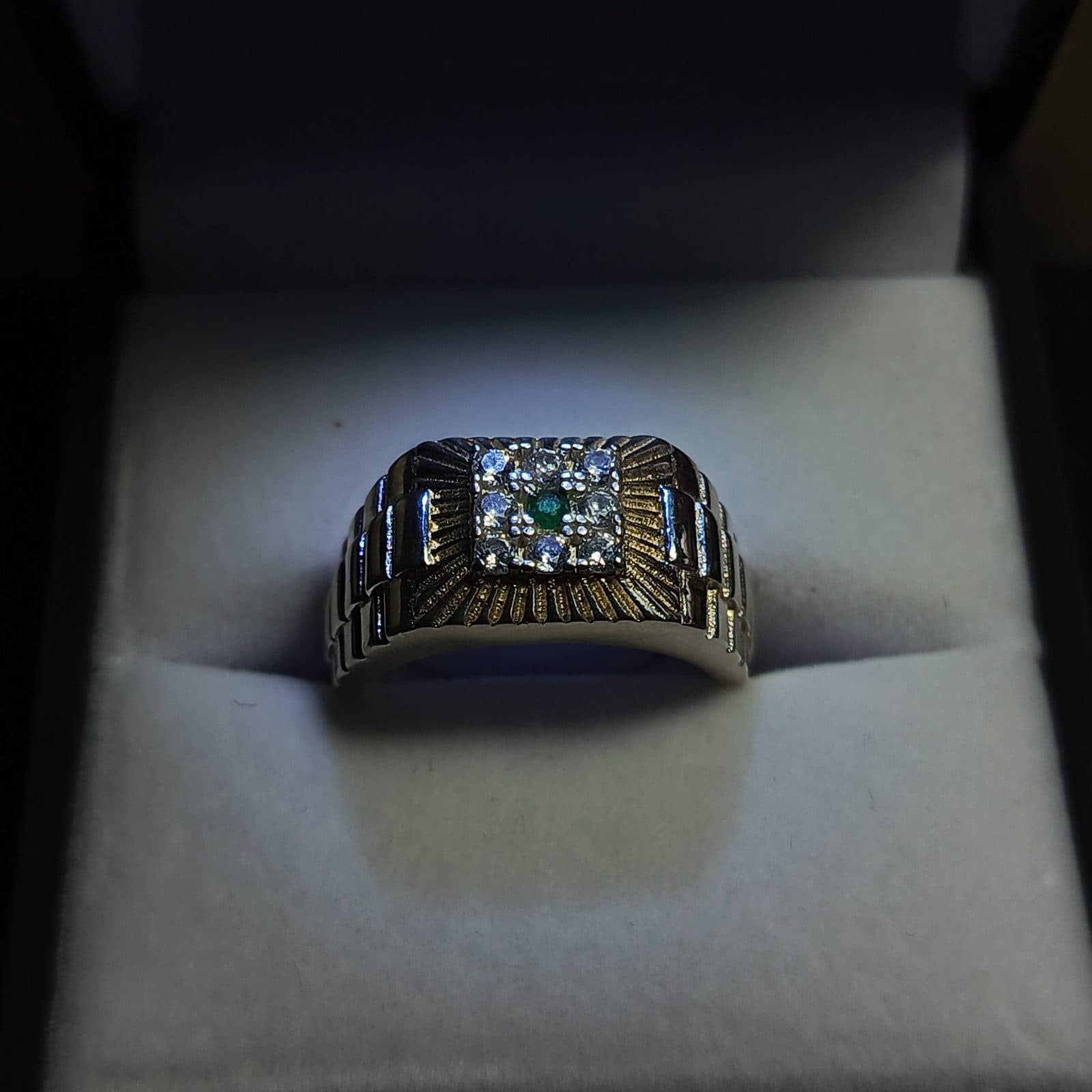 💍 ANILLO SELLO "IMPERIAL" EN PLATA LEY 925 & ESMERALDA